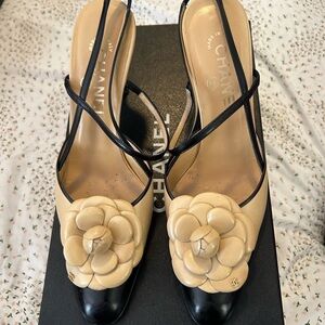 CHANEL Beige and Black Camellia Detail Slingback Pumps